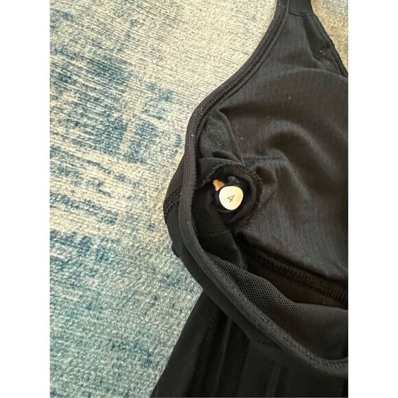 Lululemon Practice Freely Black Racerback Tank Top Size 4 - Picture 4 of 6